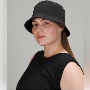 Lululemon Athletica Reversible Charcoal Bucket Hat